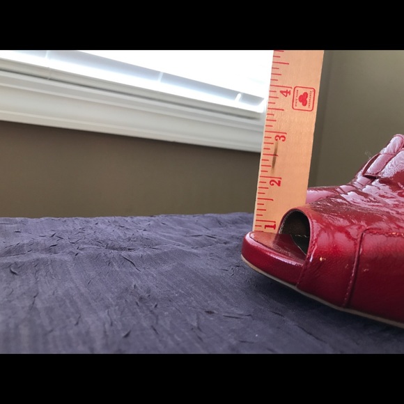 Linea Paola Shiny Patent RED heels 8 - Picture 9 of 16